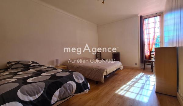 Maison à Bressuire, 79300 - 17 pièces 265m²