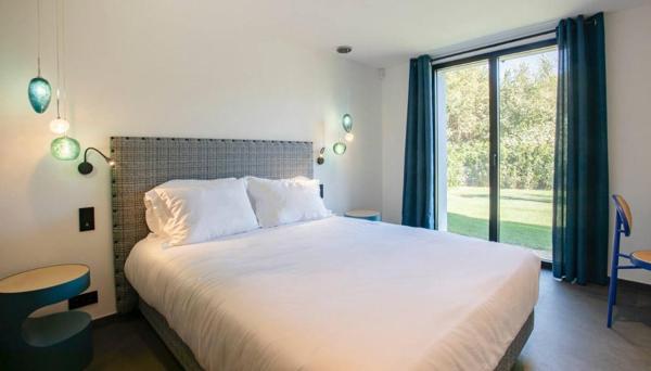 Maison à vendre  6 pièces - 280 m2 LA CROIX VALMER - 83