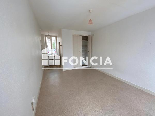 Location Studio 23.33 m² - 9 RUE DE BLOSSAC Poitiers 86000