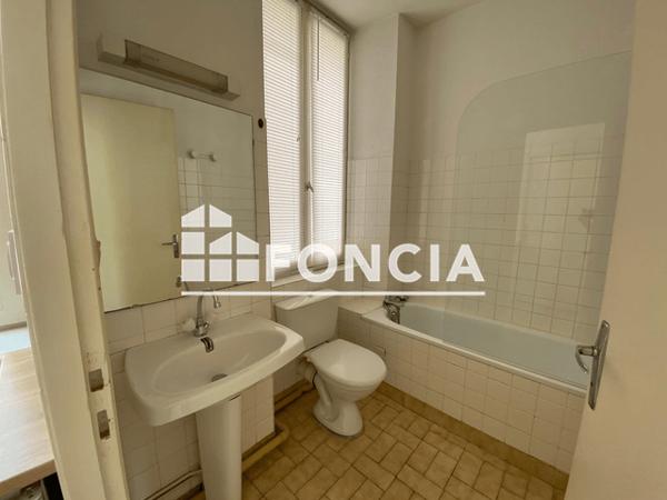 Location Studio 23.33 m² - 9 RUE DE BLOSSAC Poitiers 86000