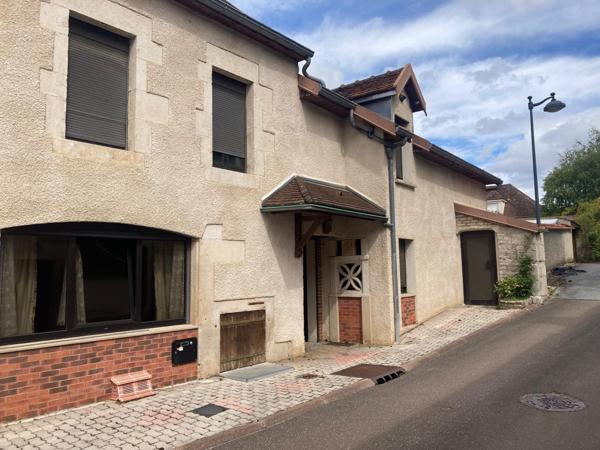 Bien de caractère de 260 m2 habitable dans un quartier historique de Châtillon sur seine !