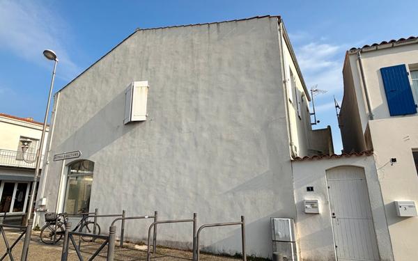 Immeuble à vendre    3 pièces •  Saint-Pierre-d'Oléron