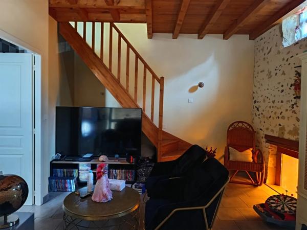 Appartement de type T3, avec beaucoup de cachet.