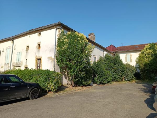 Appartement de type T3, avec beaucoup de cachet.