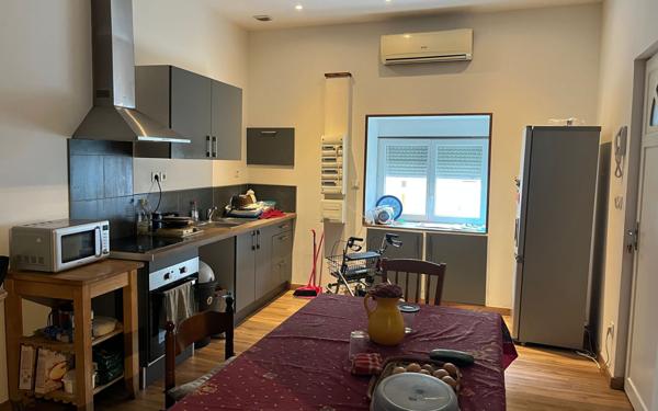 Immeuble à vendre    6 pièces •  Soual