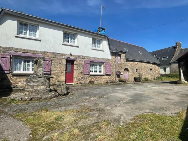 Hennebont, maison en pierre, jardin, dépendances