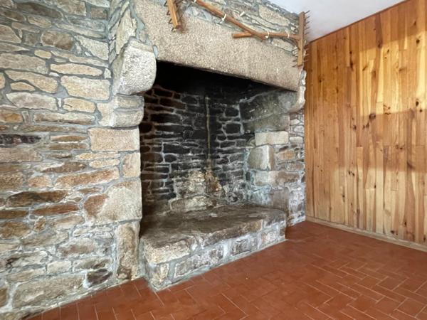 Hennebont, maison en pierre, jardin, dépendances