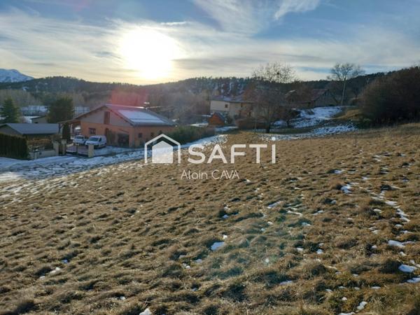 Terrain à batir de 1513m² dont 570m² de constructible, exposé Sud/Ouest sur la commune de MONTCLAR