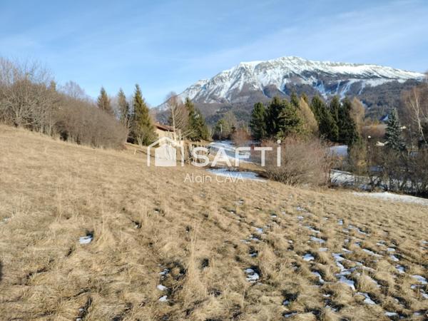 Terrain à batir de 1513m² dont 570m² de constructible, exposé Sud/Ouest sur la commune de MONTCLAR