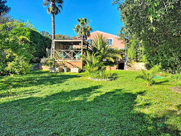 Maison T6 avec piscine Six Fours le Brusc