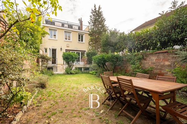 Courbevoie, Maison 4 Chambres -  203 m² à vendre