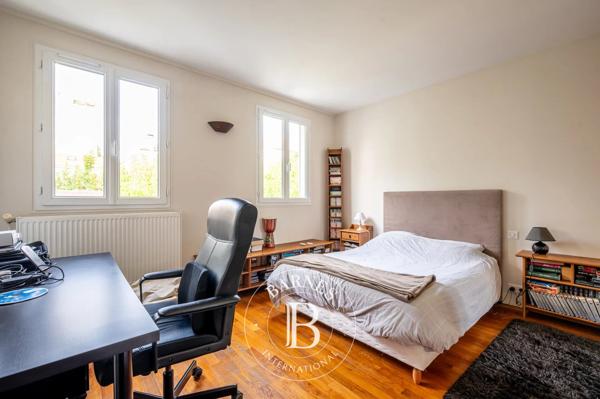 Courbevoie, Maison 4 Chambres -  203 m² à vendre