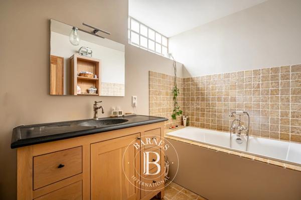 Courbevoie, Maison 4 Chambres -  203 m² à vendre