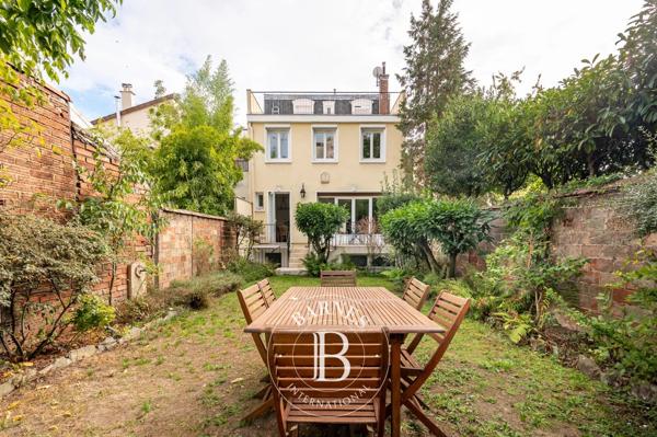 Courbevoie, Maison 4 Chambres -  203 m² à vendre