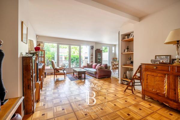Courbevoie, Maison 4 Chambres -  203 m² à vendre