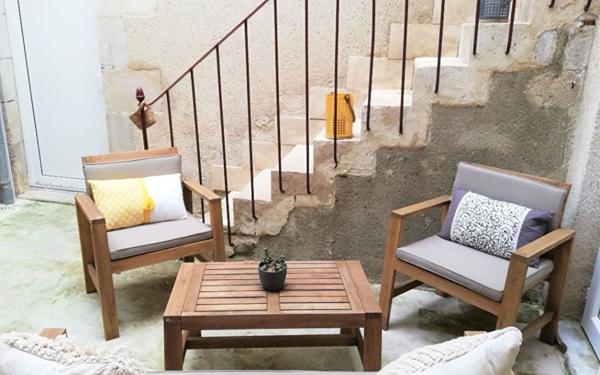 Immeuble à vendre    7 pièces •  Poitiers