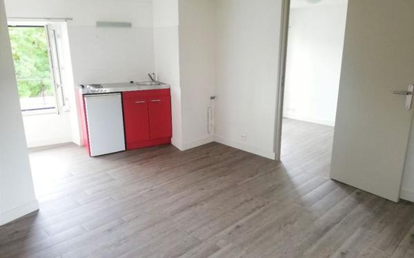 Immeuble à vendre    7 pièces •  Poitiers