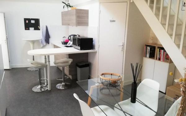 Immeuble à vendre    7 pièces •  Poitiers