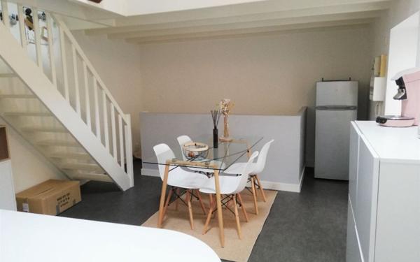 Immeuble à vendre    7 pièces •  Poitiers