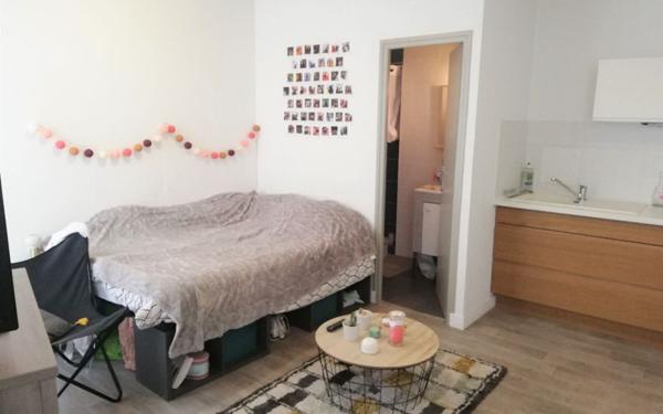 Immeuble à vendre    7 pièces •  Poitiers