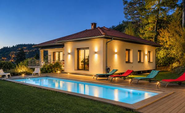 SAINT-CYR-AU-MONT-D’OR — MAISON FAMILIALE RÉNOVÉE, VUE EXCEPTIONNELLE & PISCINE — À PIED DU VILLAGE