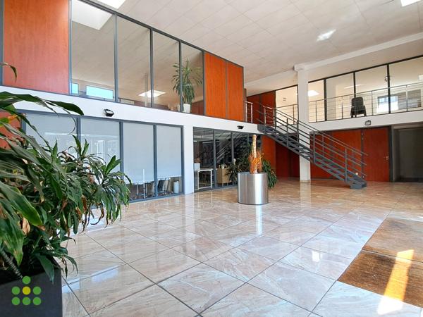 Bureau - 720 m²