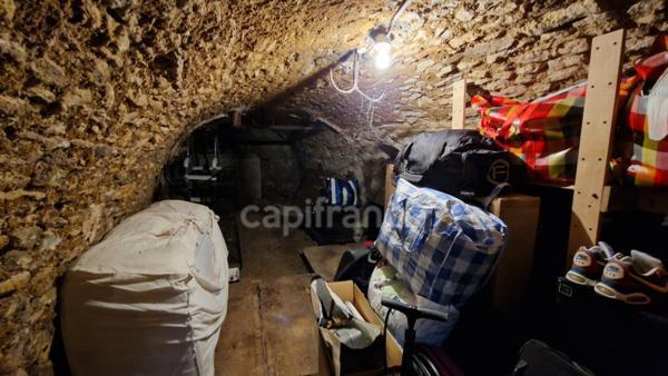 Dpt Essonne (91), à vendre ETAMPES immeuble de rapport au centre ville avec 2 cours