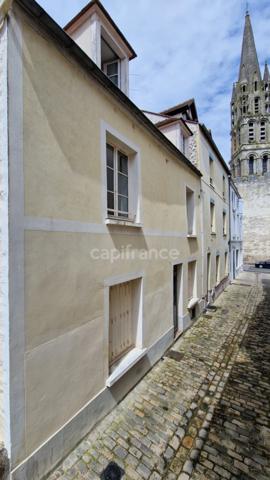 Dpt Essonne (91), à vendre ETAMPES immeuble de rapport au centre ville avec 2 cours