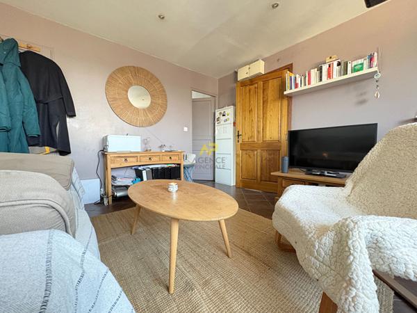 F2 - PROCHE GARE LA FRETTE 138 000 € ** - Référence 2045