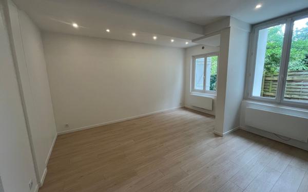 Appartement à louer    1 pièce •  Bourg-la-Reine