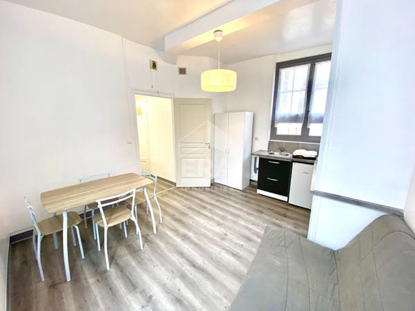 STUDIO MEUBLE - BLOIS HYPER-CENTRE - LOYER CC = TOUT COMPRIS !