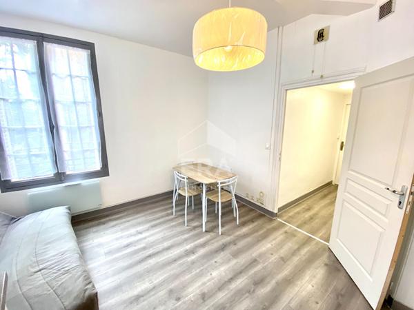 STUDIO MEUBLE - BLOIS HYPER-CENTRE - LOYER CC = TOUT COMPRIS !