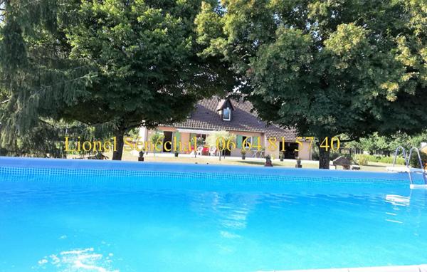 Maison entièrement de plain - pied 7 pièces de 100 m2 sans aucune nuisance sonore et visuelle sur une parcelle de plus de 4 800 m2