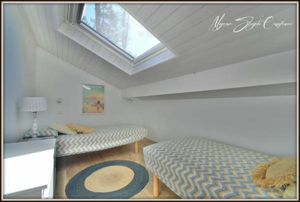 Maison à vendre VILLA 10 pièces de 225 m² SEIGNOSSE (40) Trois logements indépendants, cadre calme et verdoyant.