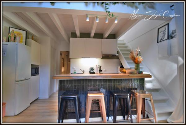 Maison à vendre VILLA 10 pièces de 225 m² SEIGNOSSE (40) Trois logements indépendants, cadre calme et verdoyant.