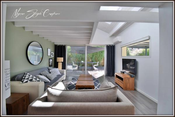 Maison à vendre VILLA 10 pièces de 225 m² SEIGNOSSE (40) Trois logements indépendants, cadre calme et verdoyant.