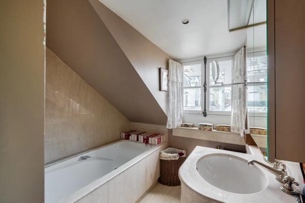 Appartement Paris 6e - PLACE DE FURSTEMBERG