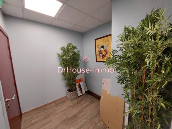 Bureau à vendre 5 pièces de 110 m²