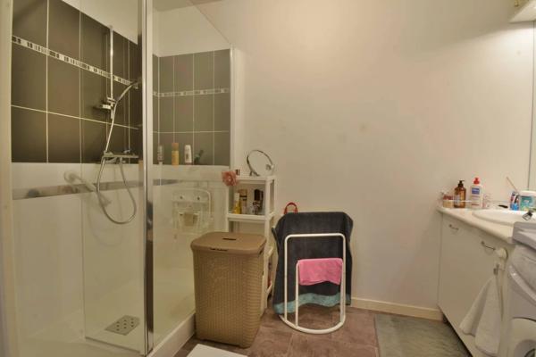 INGRE - Appartement T4 en rez-de-jardin – 83,6 m² habitables – Terrasse et jardin 40 m² - Place de Parking extétieure privative