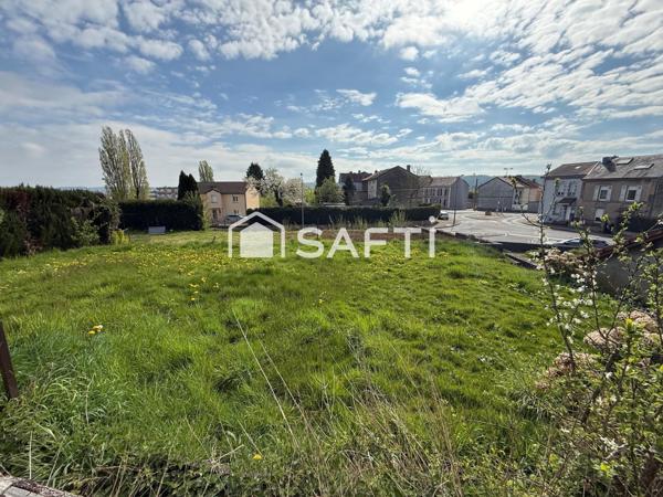 APPARTEMENT STYLE MAISON A RENOVER AVEC POSSIBLITE DIVISION APPARTEMENT 7 GARAGES JARDIN