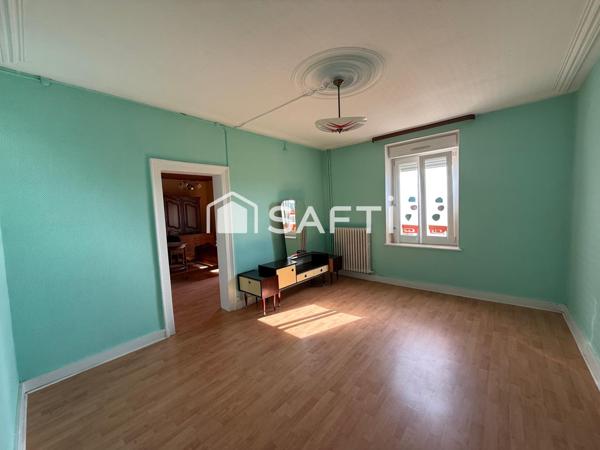 APPARTEMENT STYLE MAISON A RENOVER AVEC POSSIBLITE DIVISION APPARTEMENT 7 GARAGES JARDIN