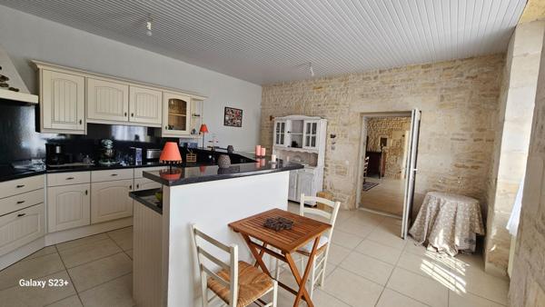 Maison Aiffres 11 pièce(s) 400 m2