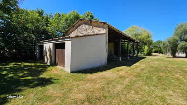 Maison Aiffres 11 pièce(s) 400 m2