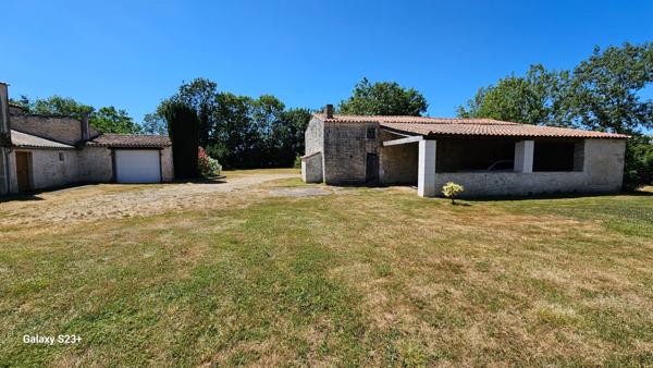 Maison Aiffres 11 pièce(s) 400 m2