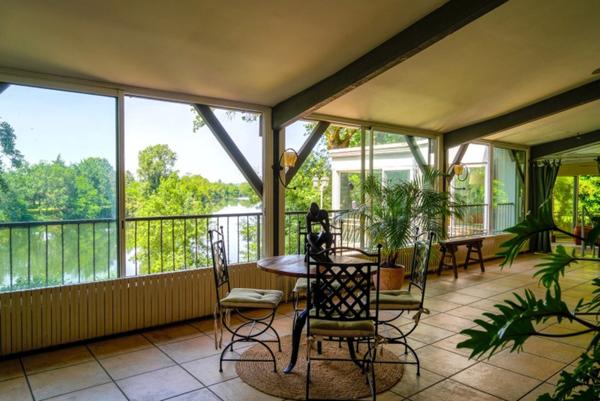 Propriete à vendre 14 pièces SAINTE LIVRADE SUR LOT (47)Sainte-Livrade-sur-Lot – Propriété de caractère à projets multiples en bord de rivière avec accès privatif au Lot