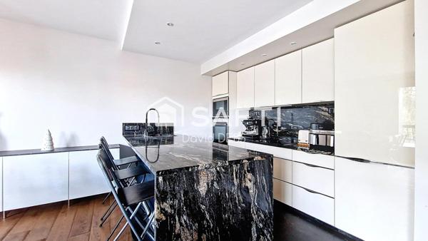 Grand 3 pièces, dernier étage avec balcon, lumineux et calme