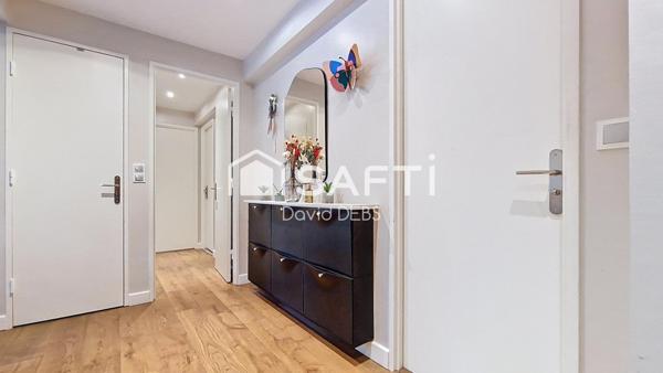 Grand 3 pièces, dernier étage avec balcon, lumineux et calme