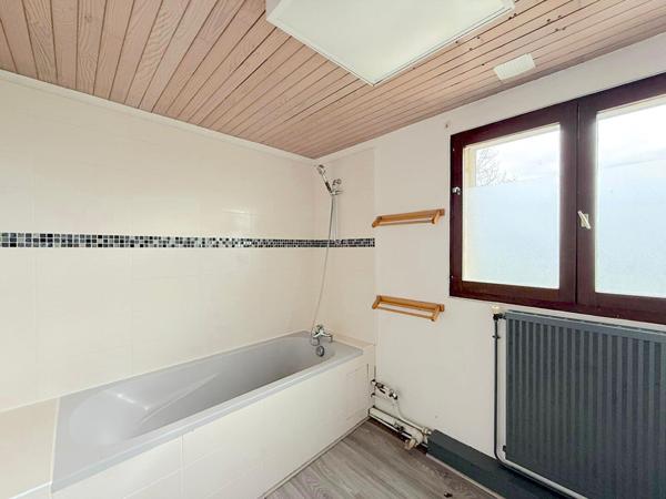 A LOUER MAISON DE 160 M2 AVEC JARDIN - SECTEUR AMBARES ET LAGRAVE / SAINT VINCENT DE PAUL , St vincent de paul