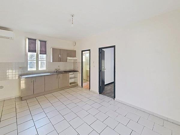 Immeuble Saint Hilaire Saint Florent 8 pièce(s) 165 m2
