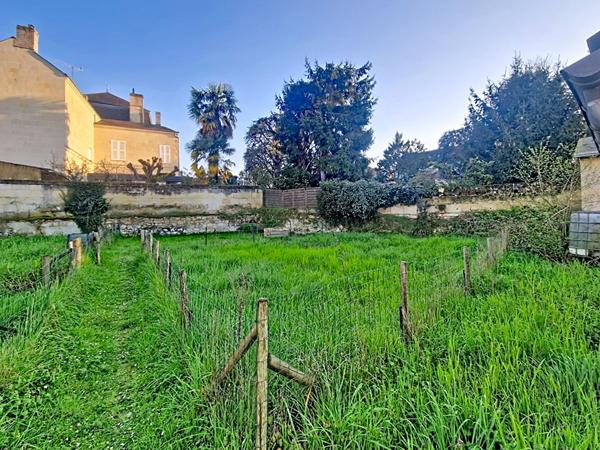 Immeuble Saint Hilaire Saint Florent 8 pièce(s) 165 m2